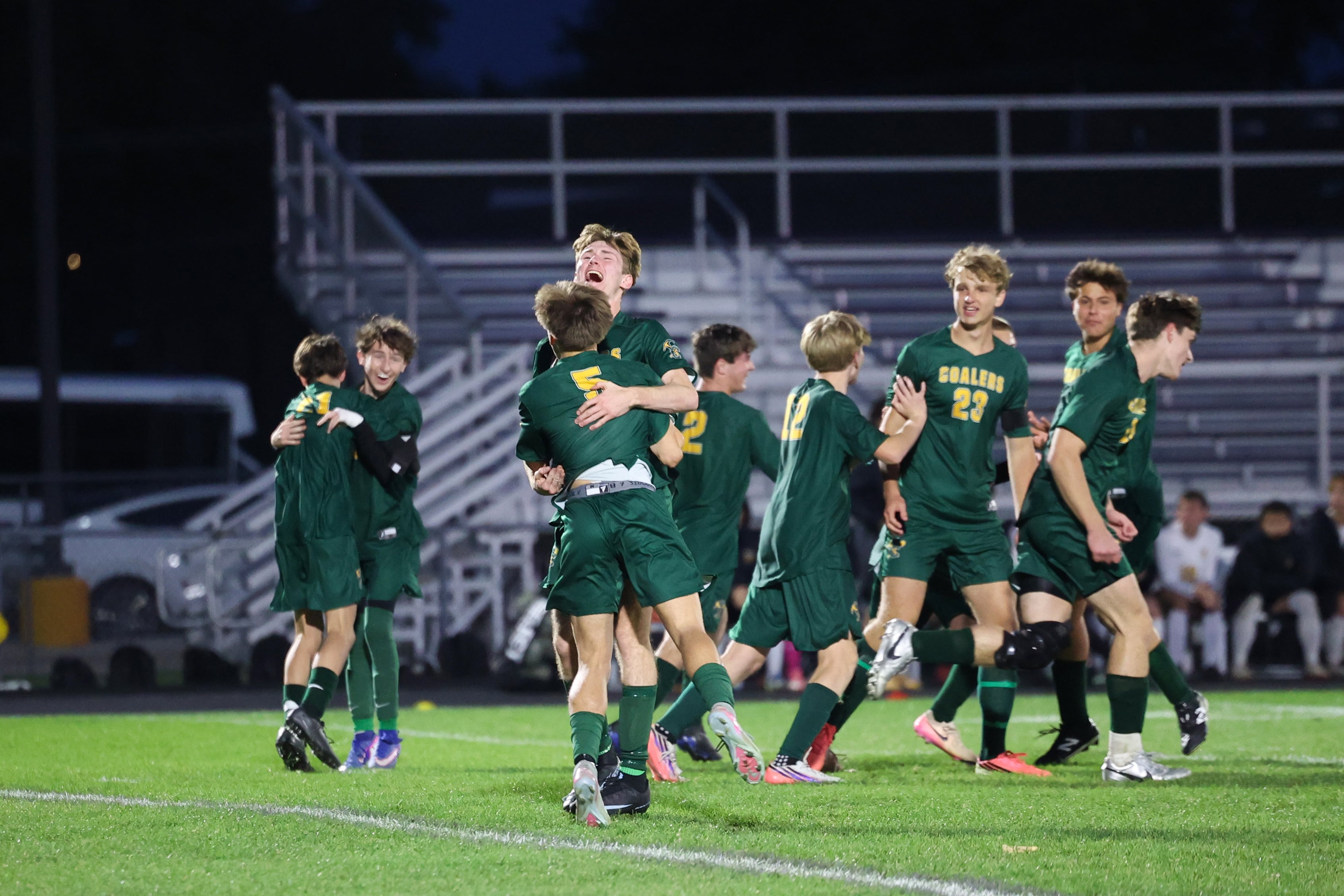 Coal City advances to Class 1A sectional final after thrilling win over Herscher — La Grange Arts news